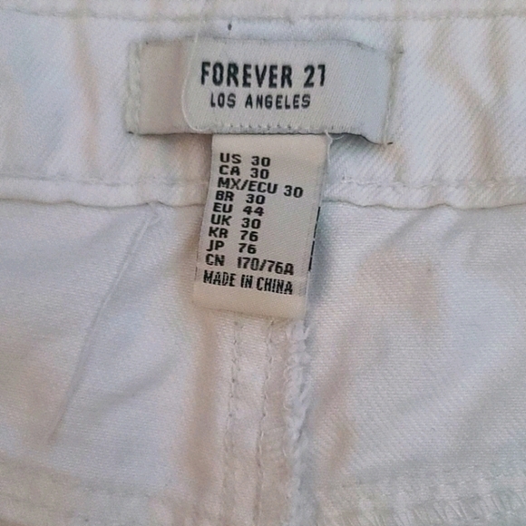 Forever 21 Denim Shorts Size 30 Mid Rise Cotton - Picture 2 of 5